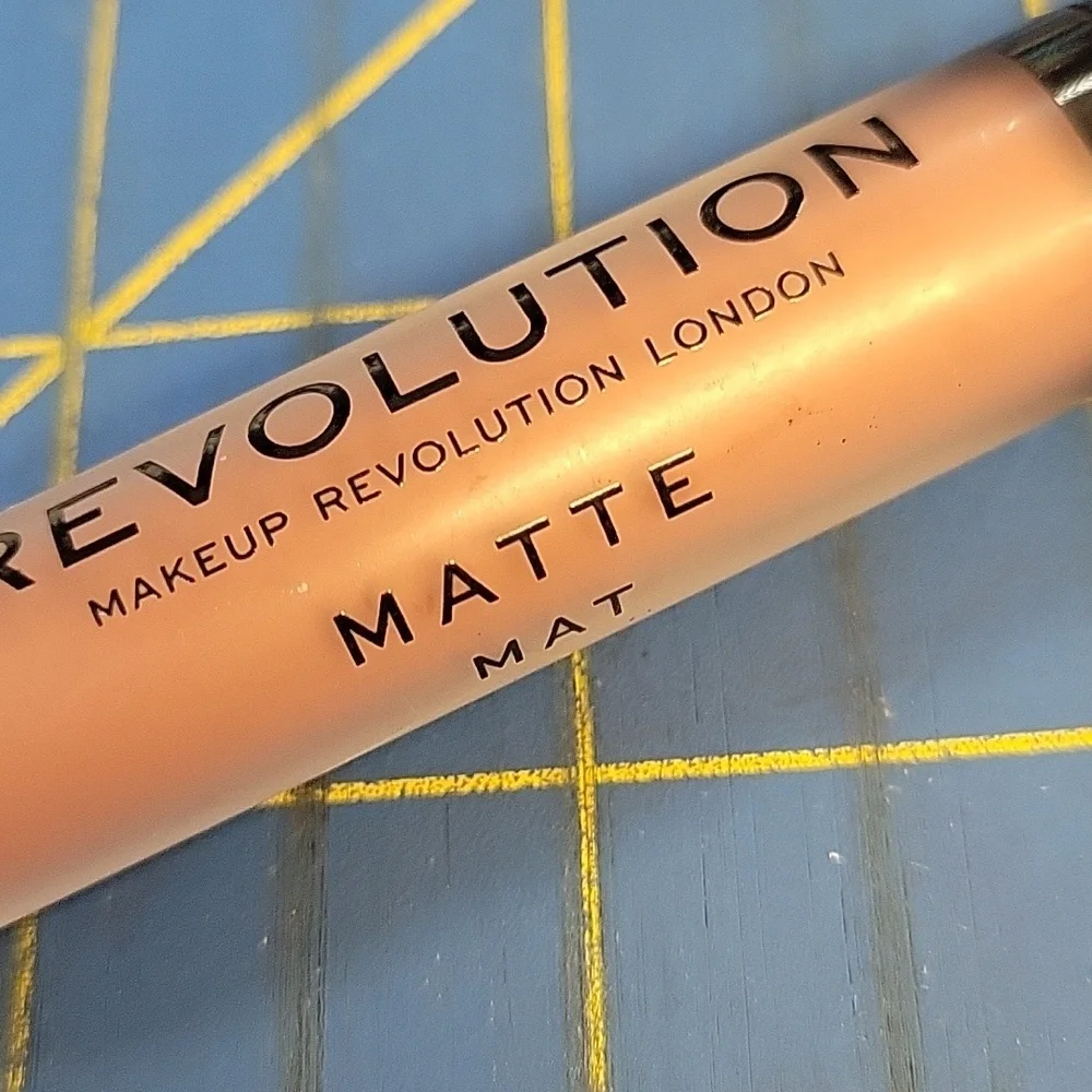 Revolution Matte Lipstick - 123 Matte Brunch 3ml New